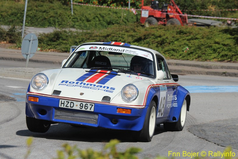 Per G Hansen og Karsten Svensson i deres flotte Porsche 911 3.0 RS
(Foto: Finn Bojer, Rallyinfo)